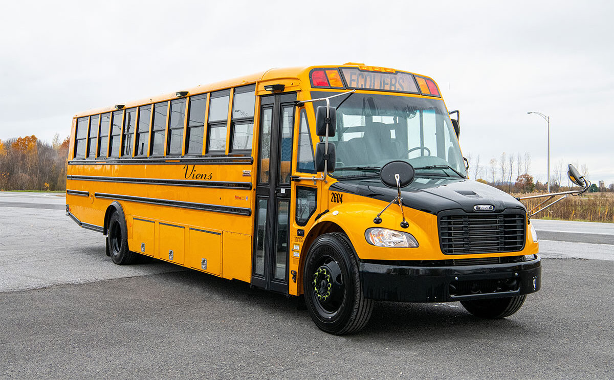 Autobus scolaire de voyage